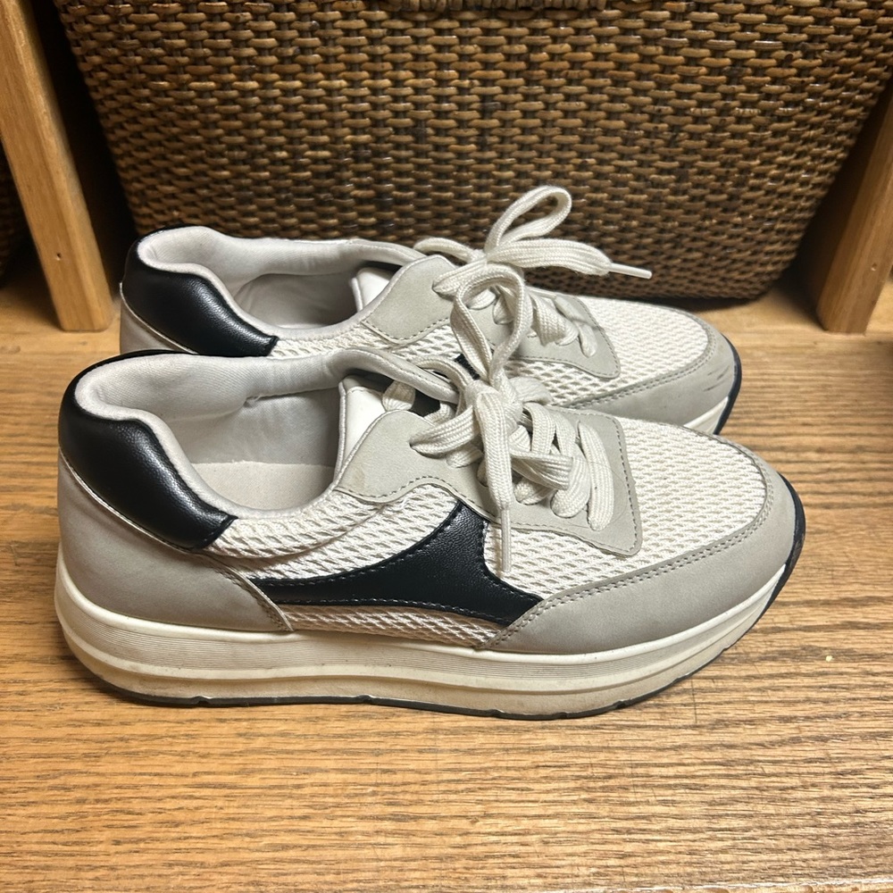 Platform sneakers